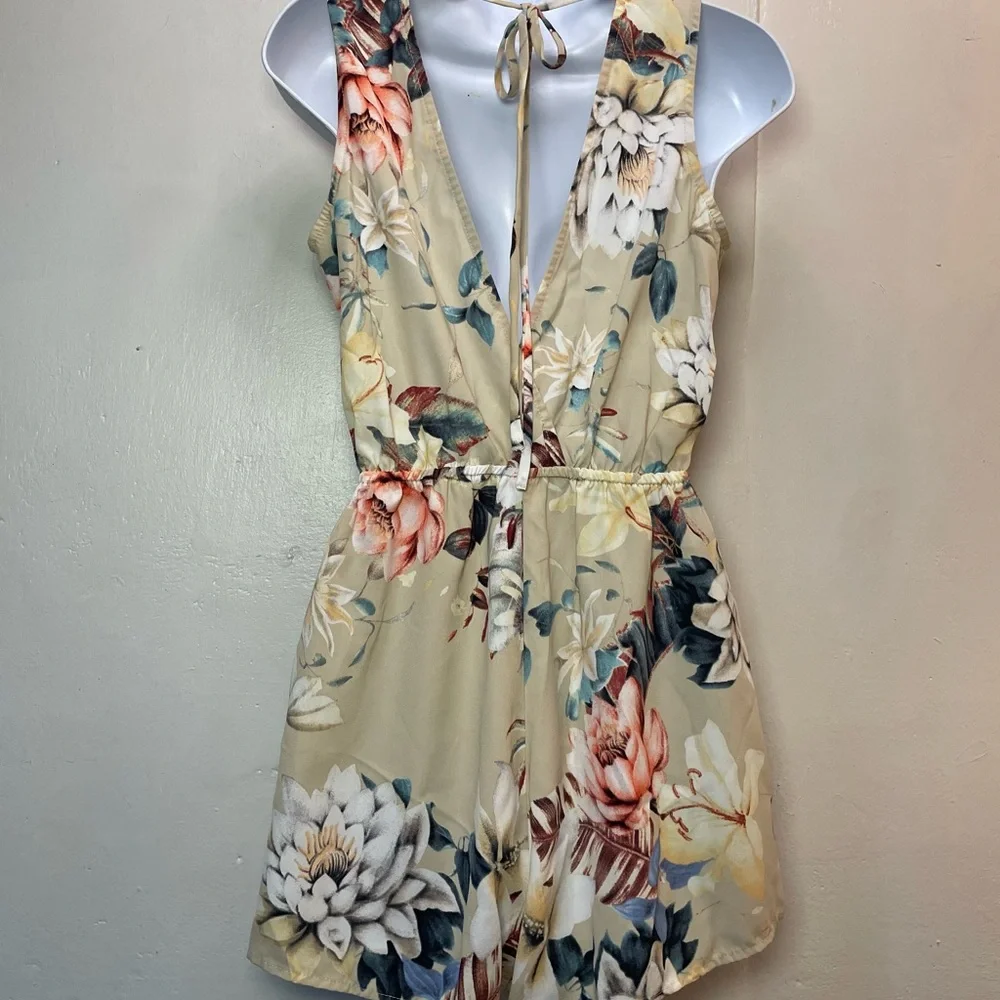 #0114 MOD Floral Crossover V-neck Sleeveless Romper w/ Back Tie-S - Picture 2 of 5